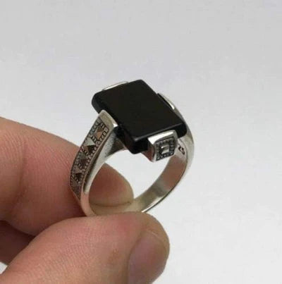 FALCON ONYX RING
