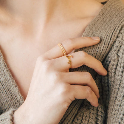 LAVISH GRACE SCRIPT RING