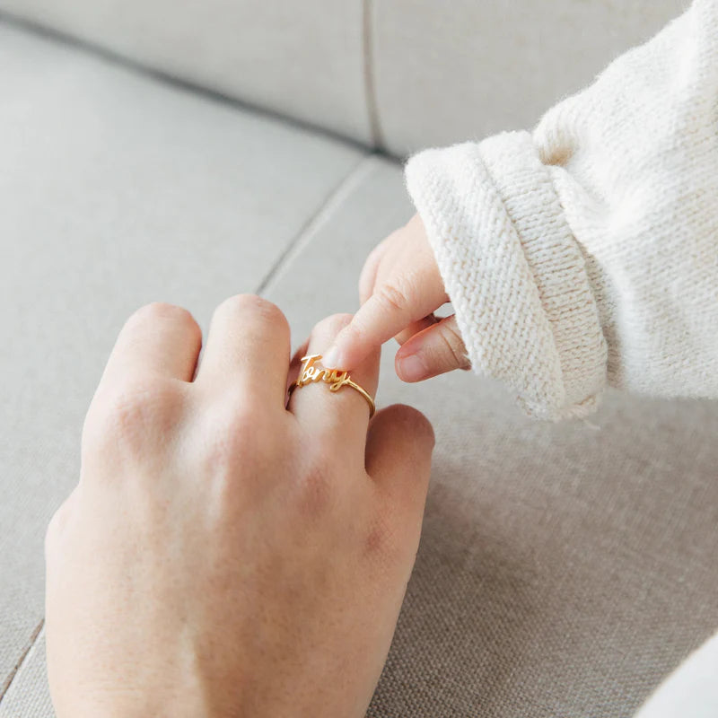 LAVISH GRACE SCRIPT RING